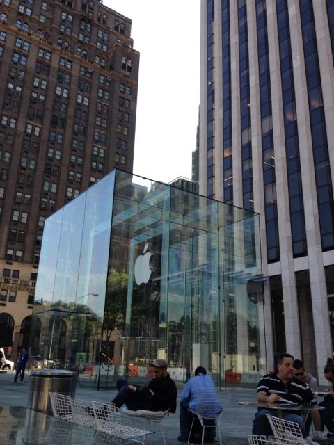 Apple 5th Avenue