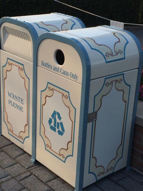 Walt Disney World Resort Trash cans