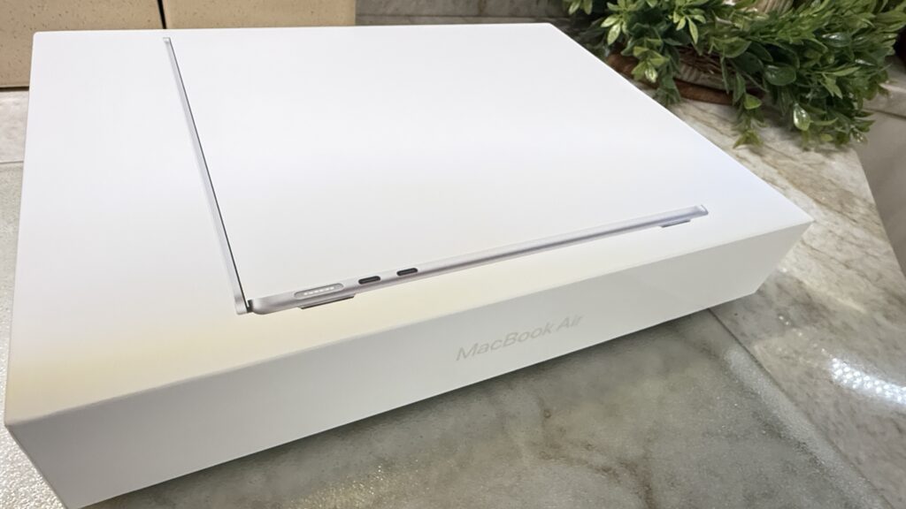 MacBook Air package box