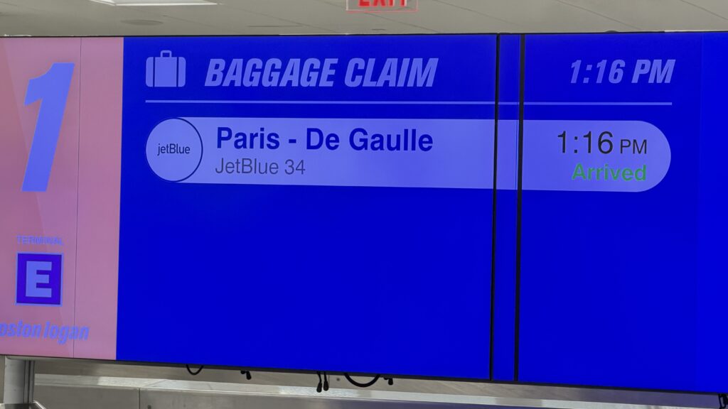 Airport baggage claim sign